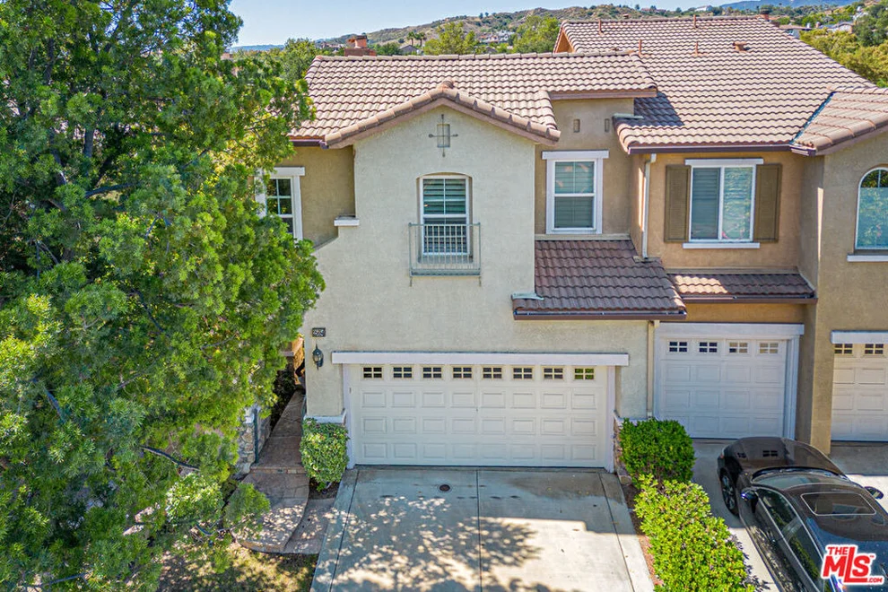 Unit for sale at 25684 Via Ventana, Valencia, CA 91381