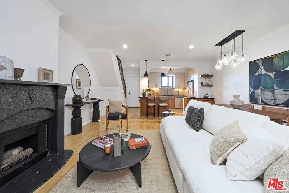 Unit for sale at 828 N Hudson Avenue, Los Angeles, CA 90038