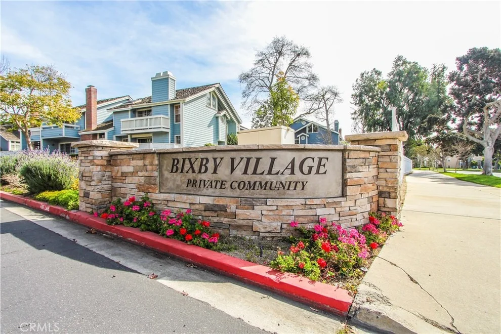 Unit for sale at 551 Pittsfield Court, Long Beach, CA 90803