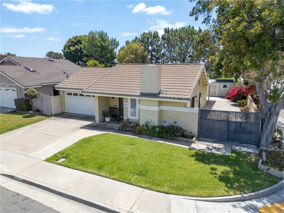 Unit for sale at 10724 El Rubi, Fountain Valley, CA 92708