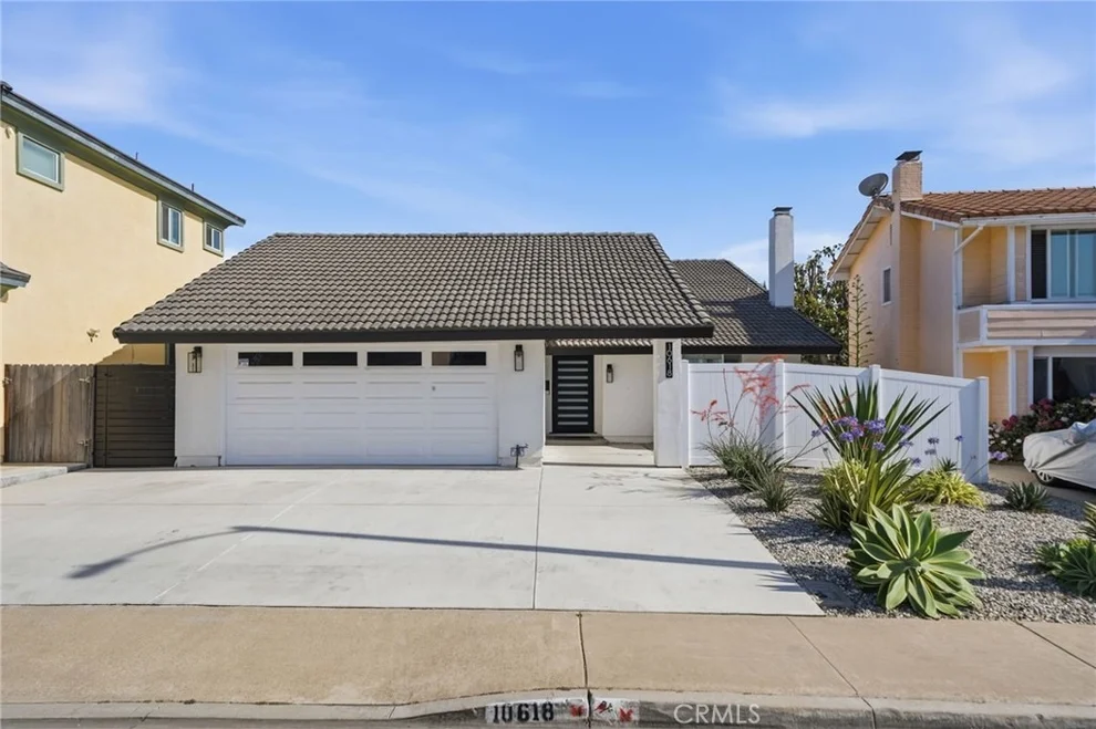 Unit for sale at 10618 El Toro, Fountain Valley, CA 92708