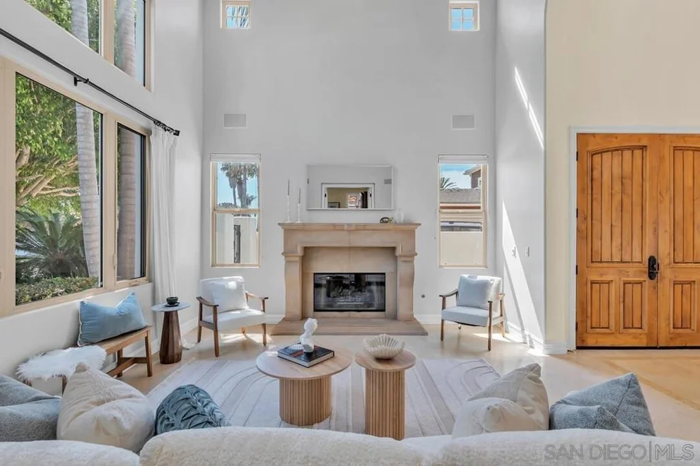 Unit for sale at 518 Sheffield, Cardiff By The Sea, CA 92007