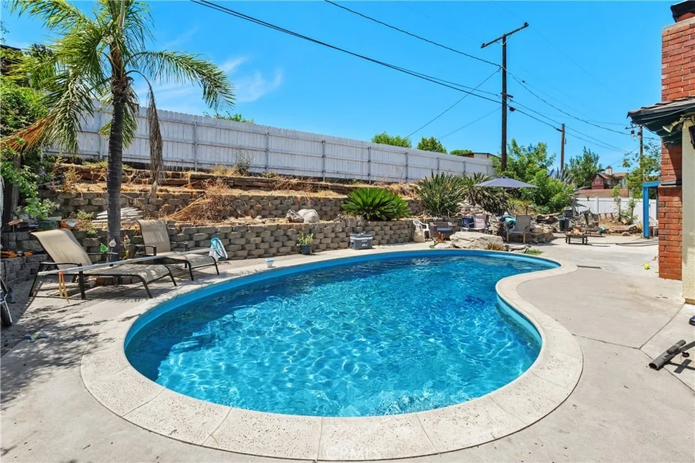 Unit for sale at 726 W Hacienda, Corona, CA 92882
