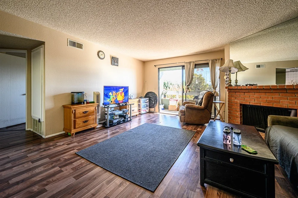 Unit for sale at 1040 E Washington Ave, Escondido, CA 92025