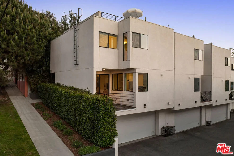 Unit for sale at 2152 Clifford Street, Los Angeles, CA 90026
