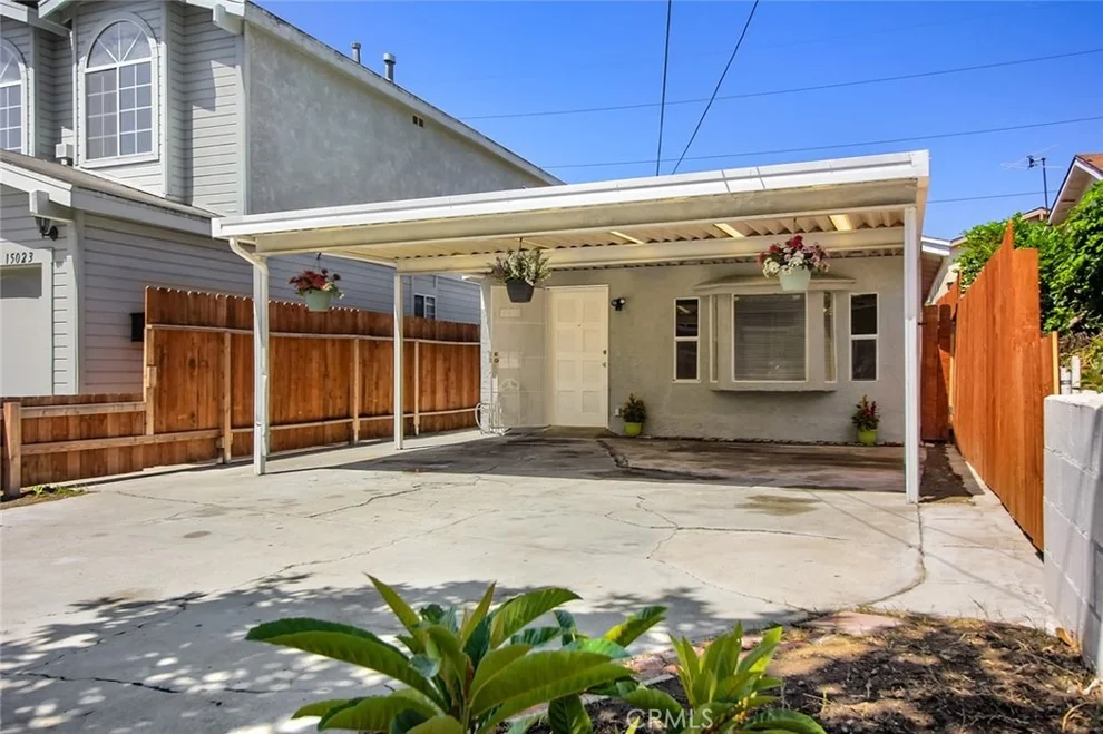 Unit for sale at 15021 Kingsdale Avenue, Lawndale, CA 90260