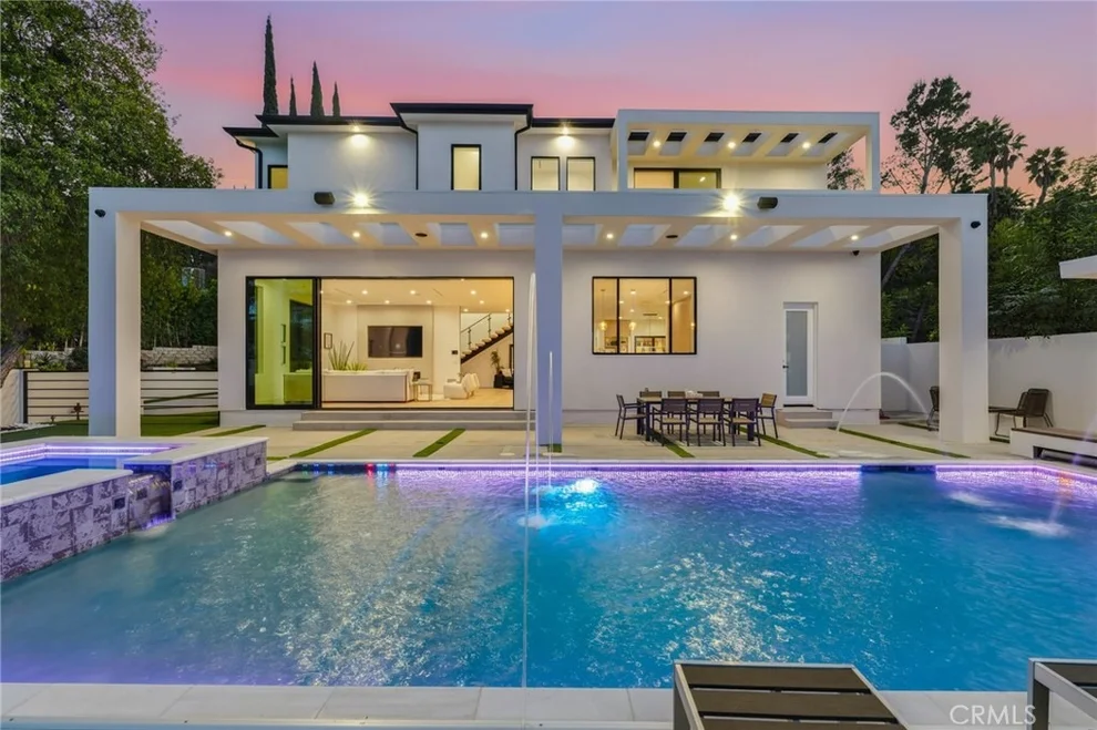 Unit for sale at 4331 Alonzo, Encino, CA 91316