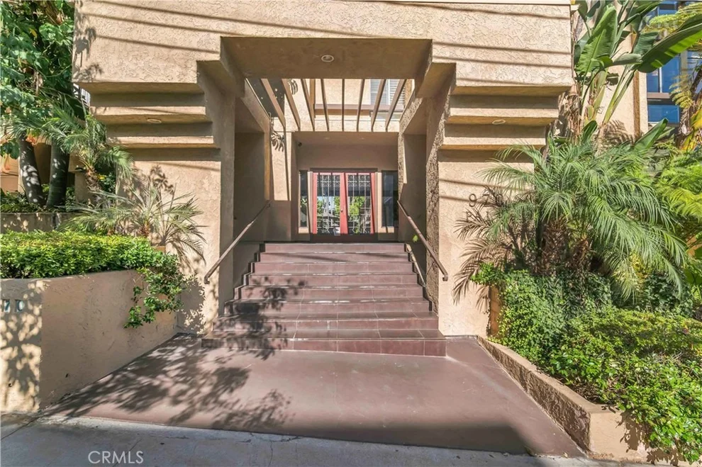 Unit for sale at 970 Palm Avenue, West Hollywood, CA 90069