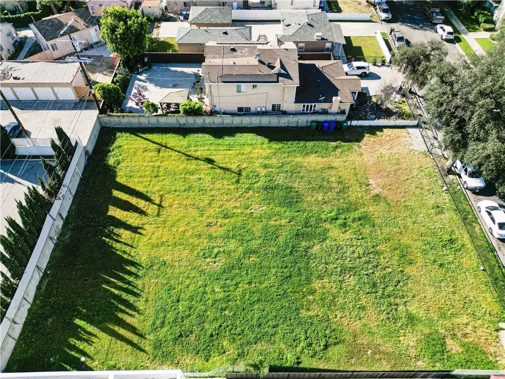 Unit for sale at 5926 Lemp Avenue, North Hollywood, CA 91601