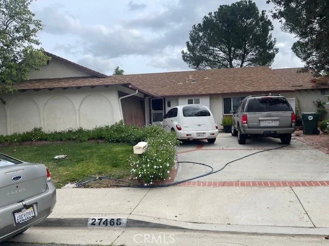 Unit for sale at 27468 Garza, Saugus, CA 91350