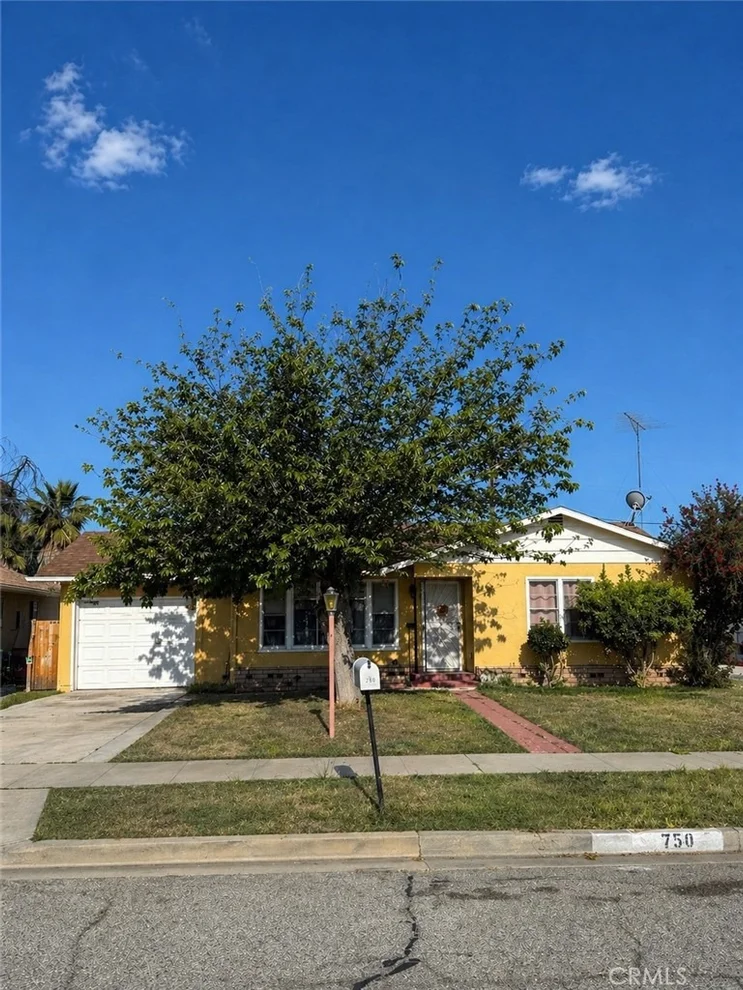 Unit for sale at 434 S Harvard Street, Hemet, CA 92543