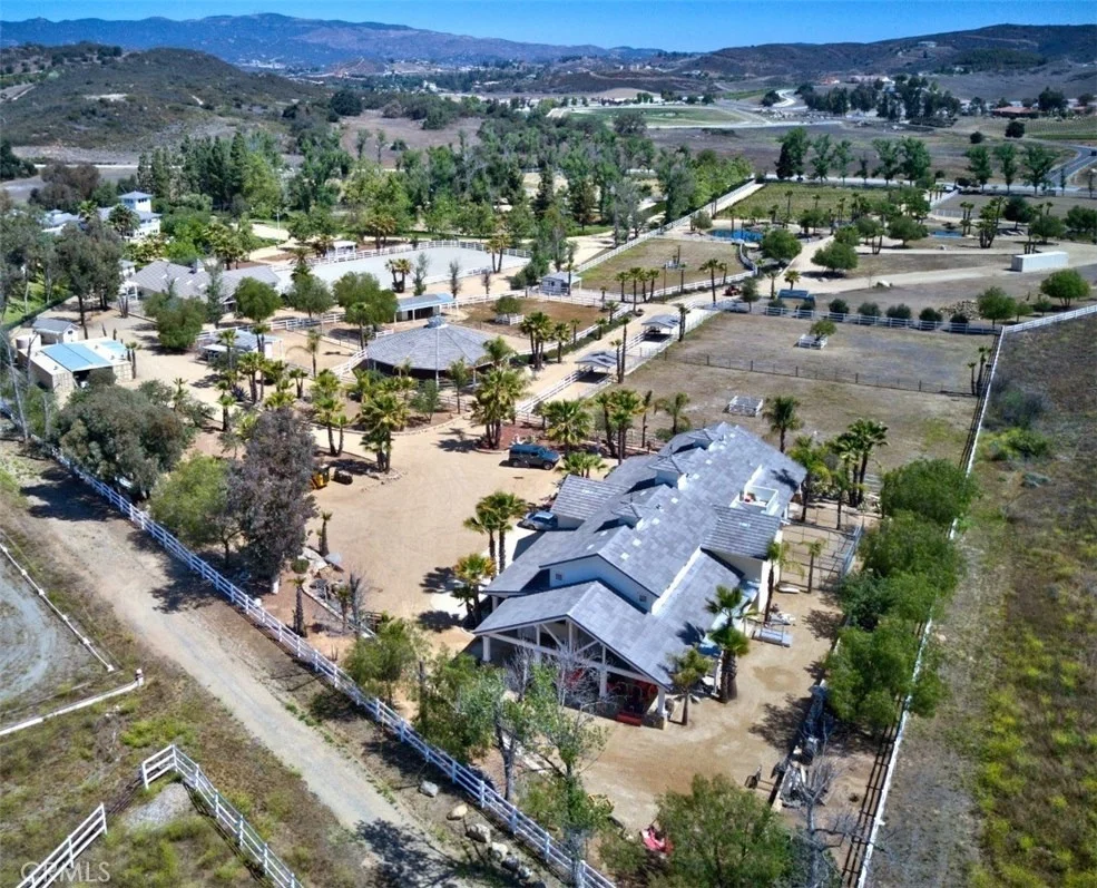Unit for sale at 40801 Avenida La Cresta, Murrieta, CA 92562