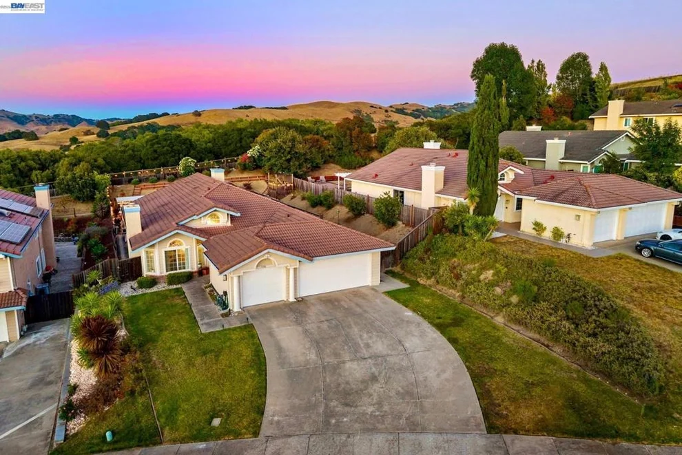 Unit for sale at 5306 Glenwood Way, El Sobrante, CA 94803