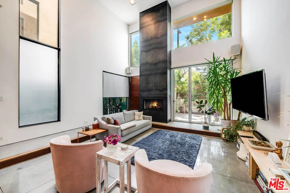 Unit for sale at 417 Venice Way, Los Angeles, CA 90291