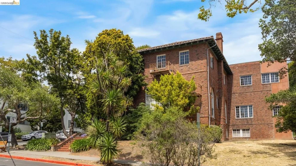 Unit for sale at 2510 Le Conte Ave, Berkeley, CA 94709