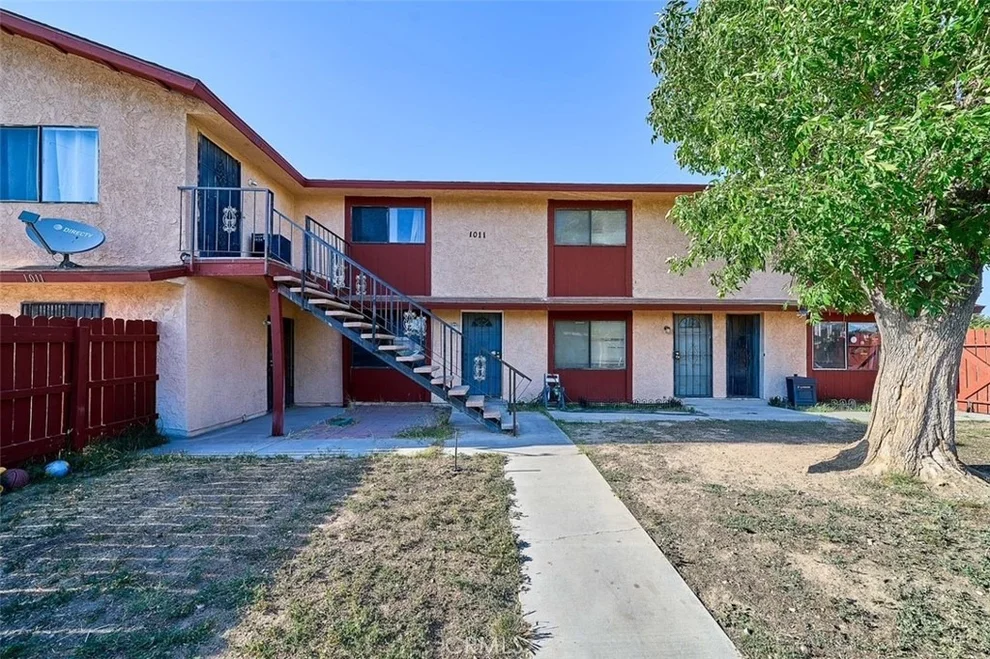 Unit for sale at 1011 W Avenue H12, Lancaster, CA 93534