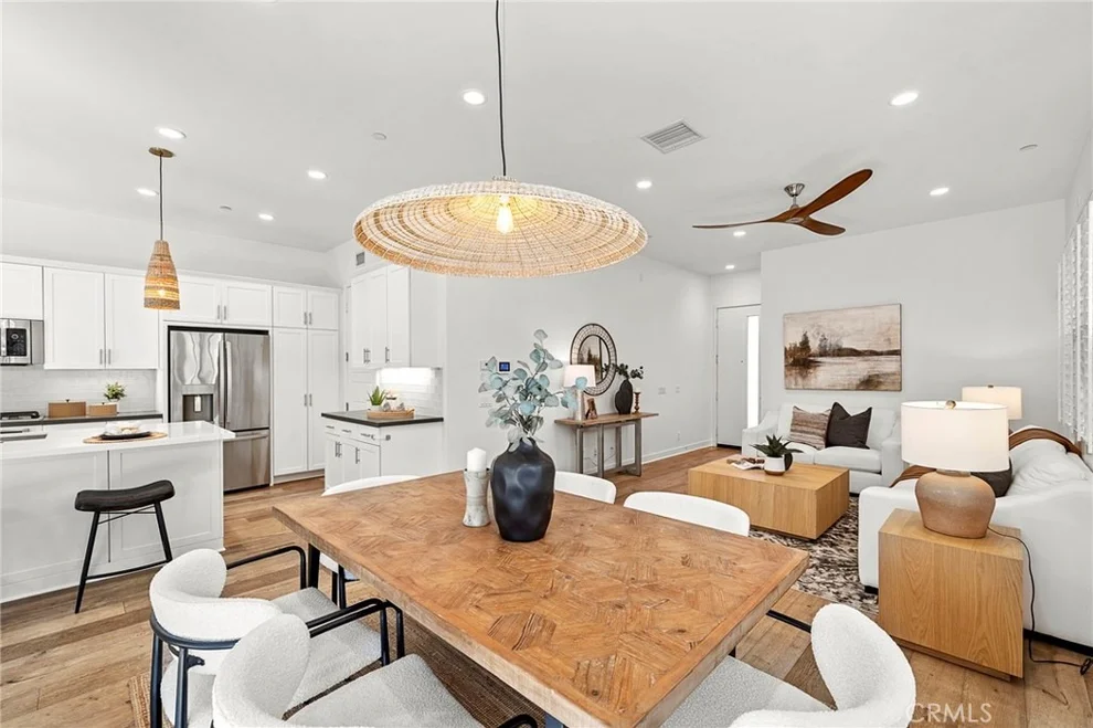 Unit for sale at 2111 Breakaway, Costa Mesa, CA 92627