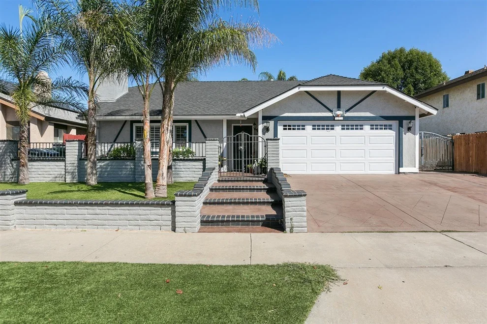 Unit for sale at 812 Oleander Pl, Escondido, CA 92027