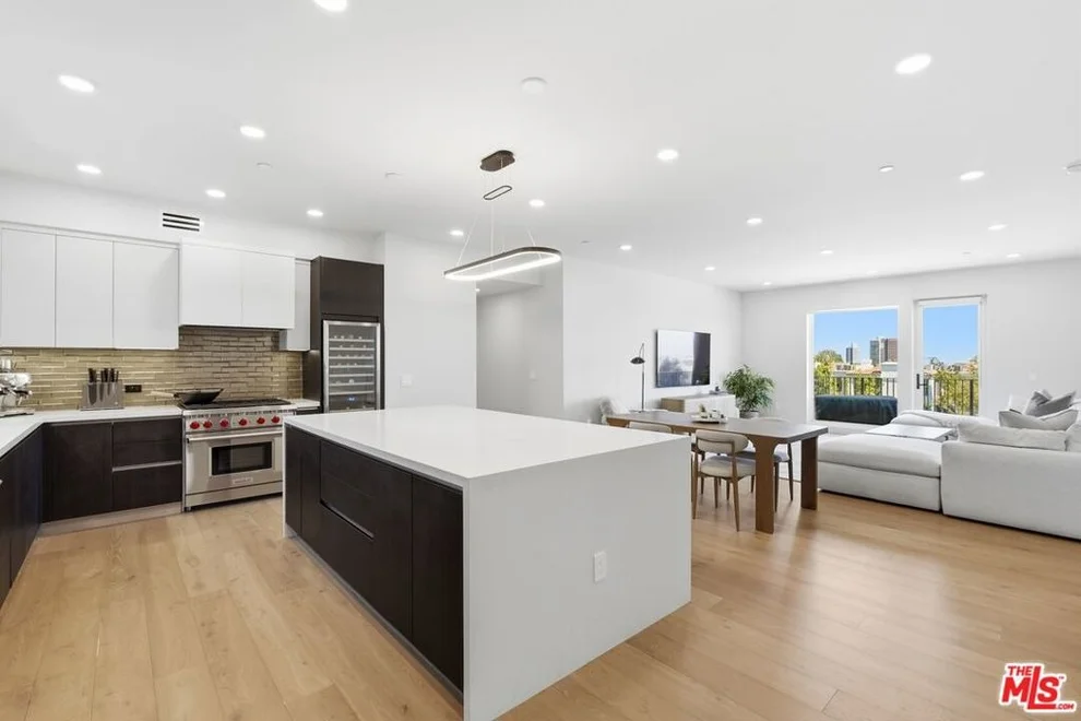 Unit for sale at 505 S Barrington Avenue, Los Angeles, CA 90049