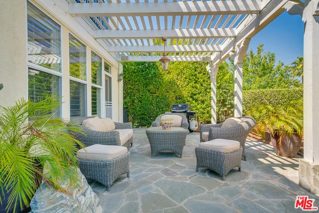 Unit for sale at 7208 KNOLLWOOD Court, West Hills, CA 91307