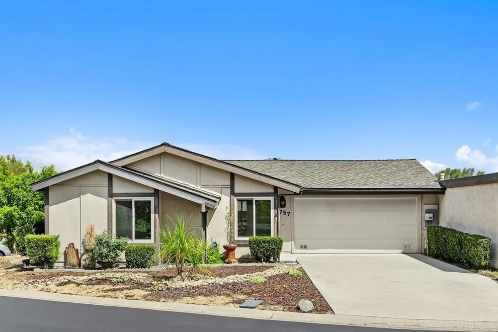 Unit for sale at 757 Nob Circle, Vista, CA 92084