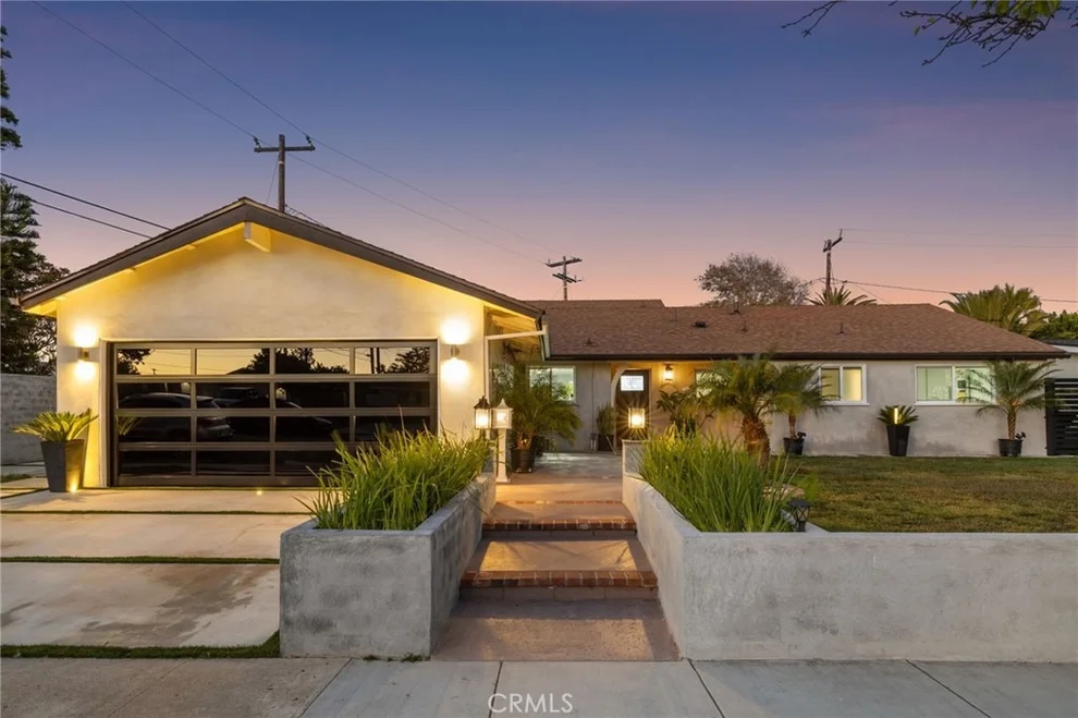 Unit for sale at 2750 San Carlos, Costa Mesa, CA 92626