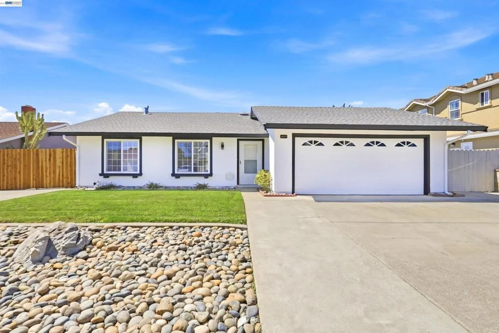 Unit for sale at 36571 Spruce St, Newark, CA 94560