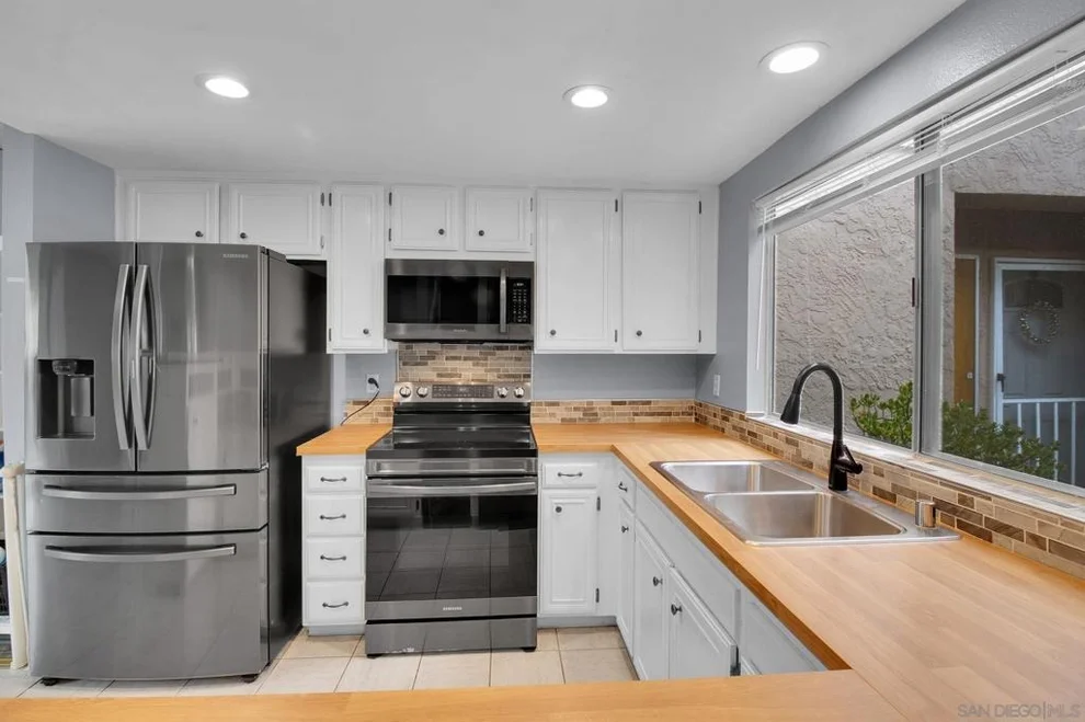 Unit for sale at 23823 Green Haven Ln, Ramona, CA 92065