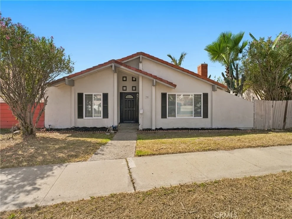 Unit for sale at 330 W Devonshire Drive, Oxnard, CA 93030
