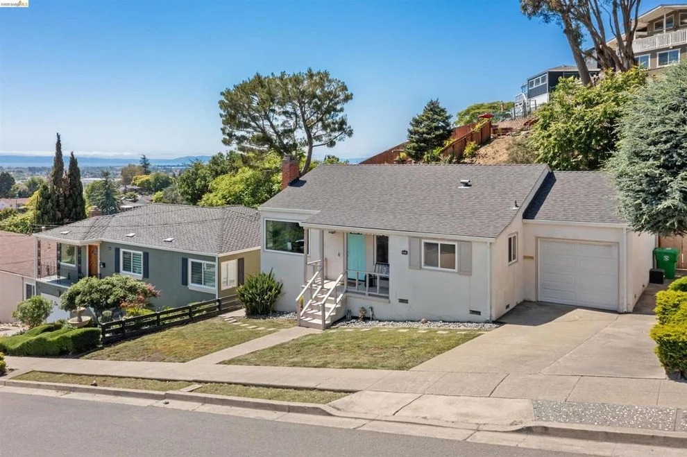 Unit for sale at 2165 Strang Ave, Castro Valley, CA 94578