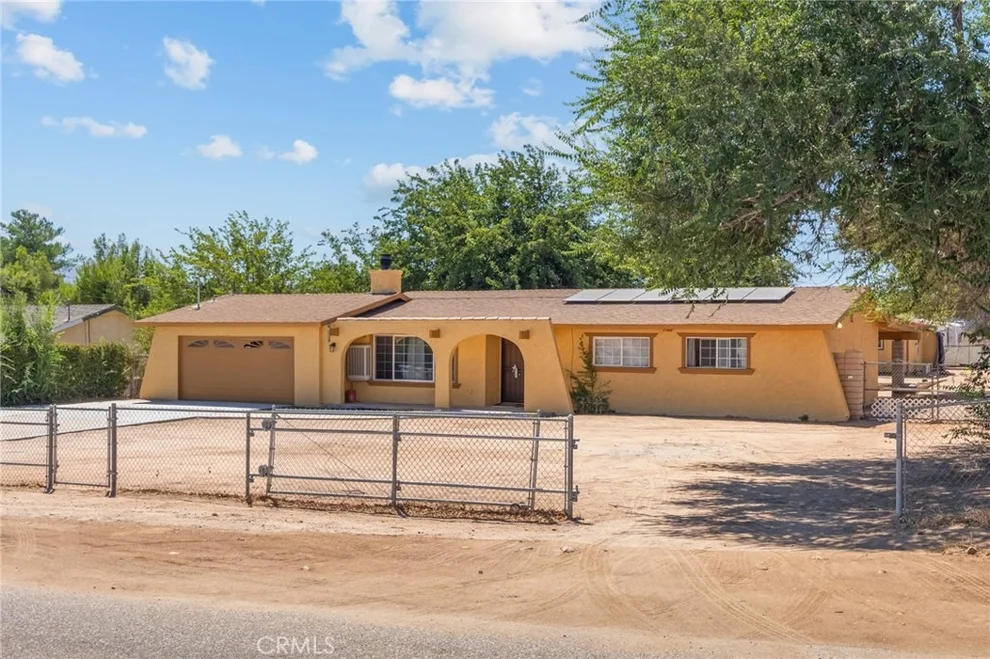 Unit for sale at 16371 Adelia, Hesperia, CA 92345
