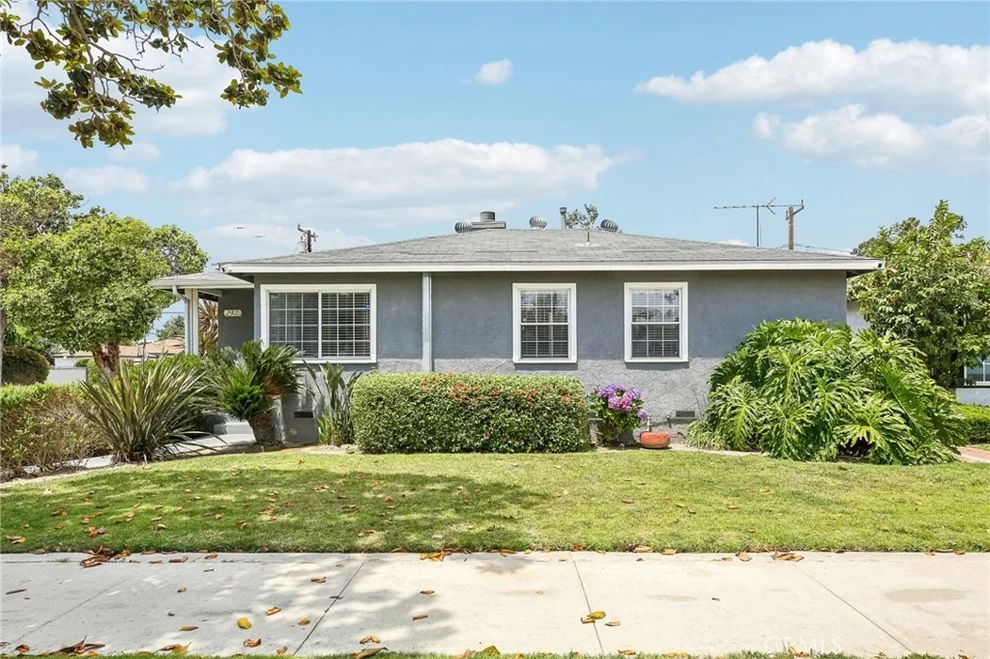 Unit for sale at 2905 Magnolia, Long Beach, CA 90806