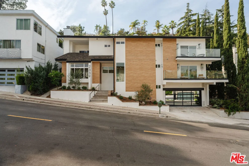 Unit for sale at 2339 Jupiter Drive, Los Angeles, CA 90046