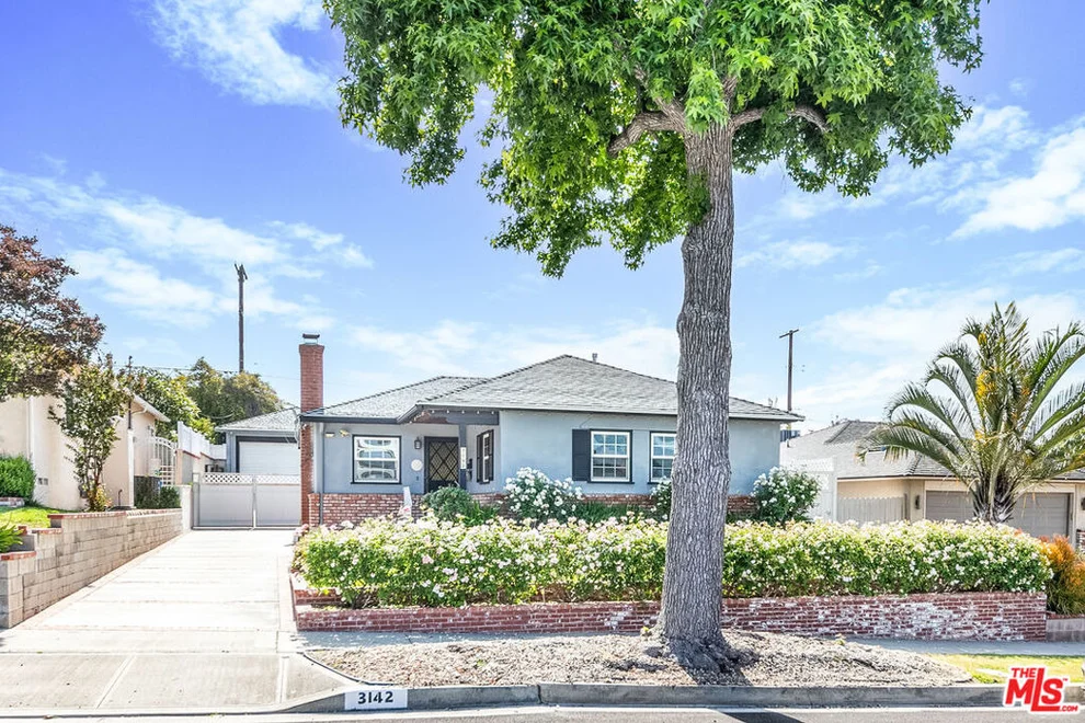 Unit for sale at 3142 N Naomi Street, Burbank, CA 91504