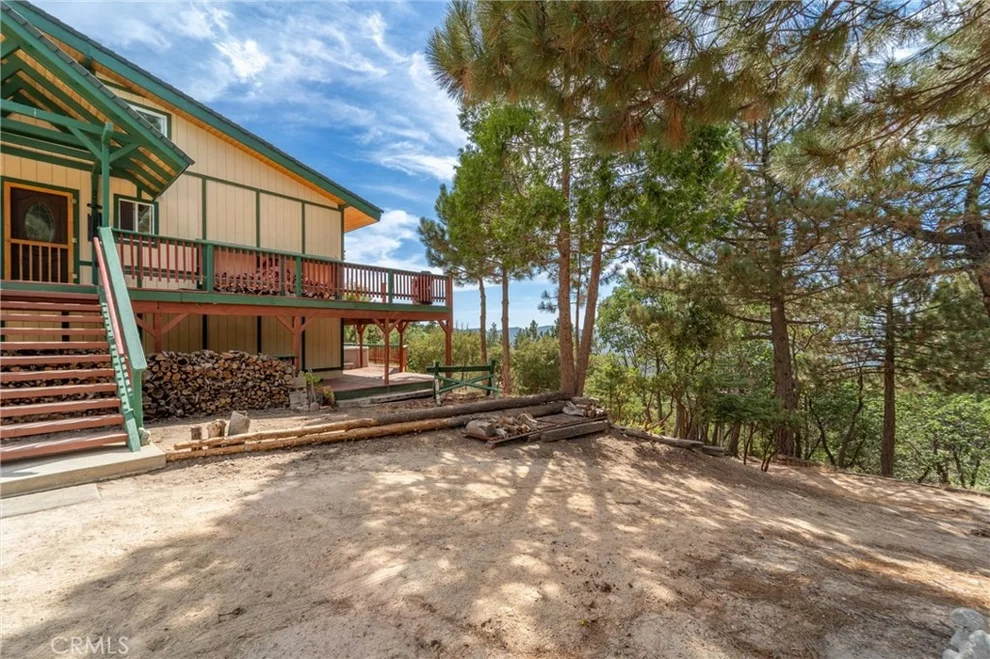 Unit for sale at 161 N Trails End, Green Valley Lake, CA 92314