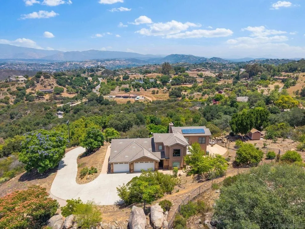 Unit for sale at 12443 Mirar De Valle, Valley Center, CA 92082