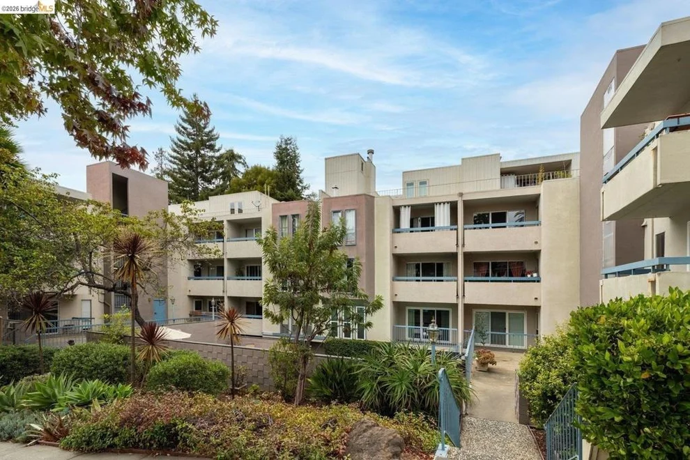 Unit for sale at 385 Jayne Ave, Oakland, CA 94610