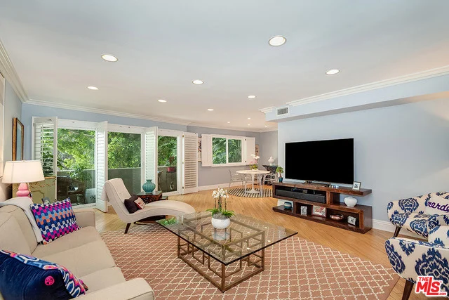 Unit for sale at 8963 BURTON Way, Los Angeles, CA 90048