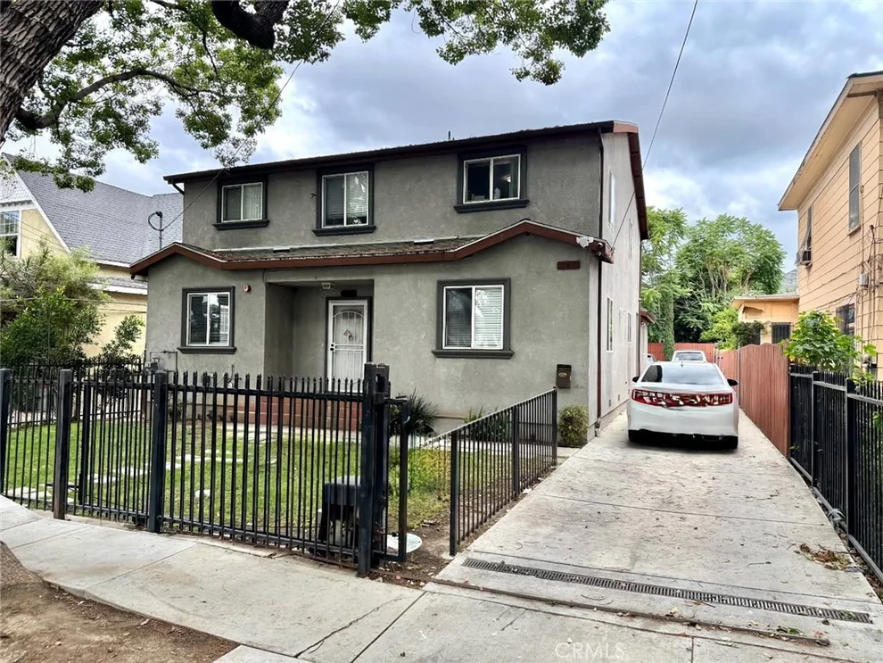 Unit for sale at 145 E 36th, Los Angeles, CA 90011