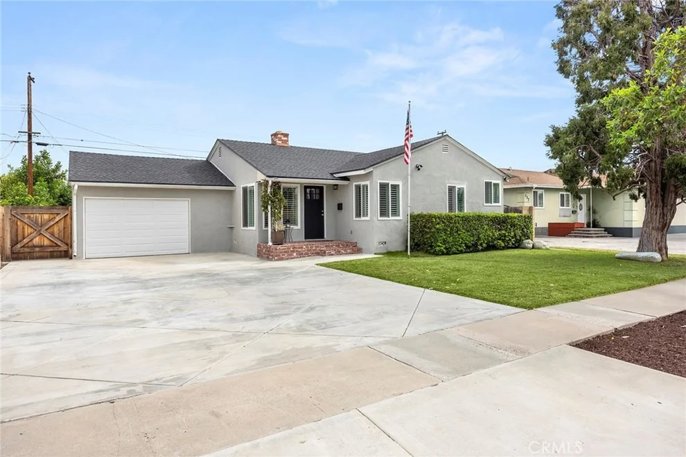Unit for sale at 401 W Southgate Avenue, Fullerton, CA 92832