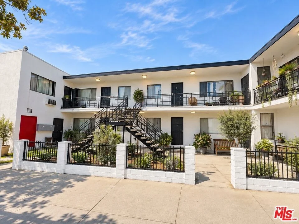 Unit for sale at 6613 Irvine Avenue, Los Angeles, CA 91606