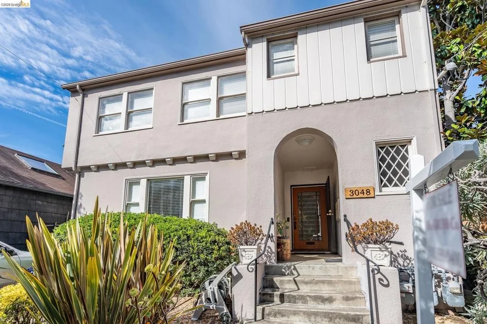 Unit for sale at 3048 Halcyon Ct, Berkeley, CA 94705