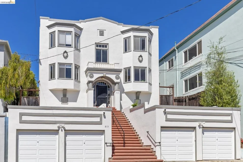 Unit for sale at 873 Erie, Oakland, CA 94610