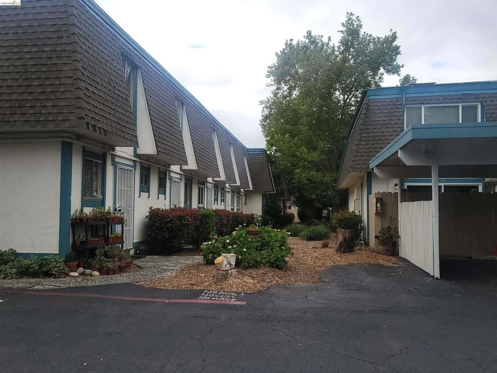 Unit for sale at 3905 Clayton Rd, Concord, CA 94521