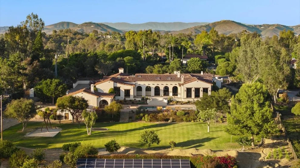 Unit for sale at 4943 El Arco Iris, Rancho Santa Fe, CA 92067