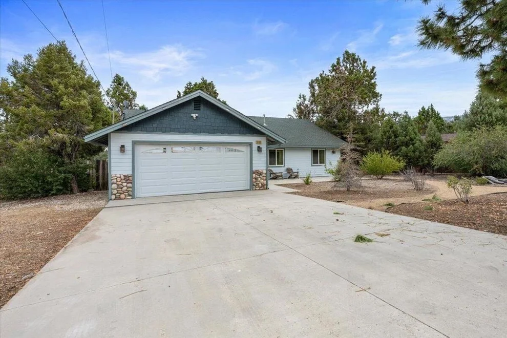 Unit for sale at 187 Dixie Lee Lane, Sugarloaf, CA 92386