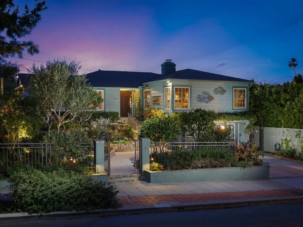 Unit for sale at 7946 Calle de la Plata, La Jolla, CA 92037