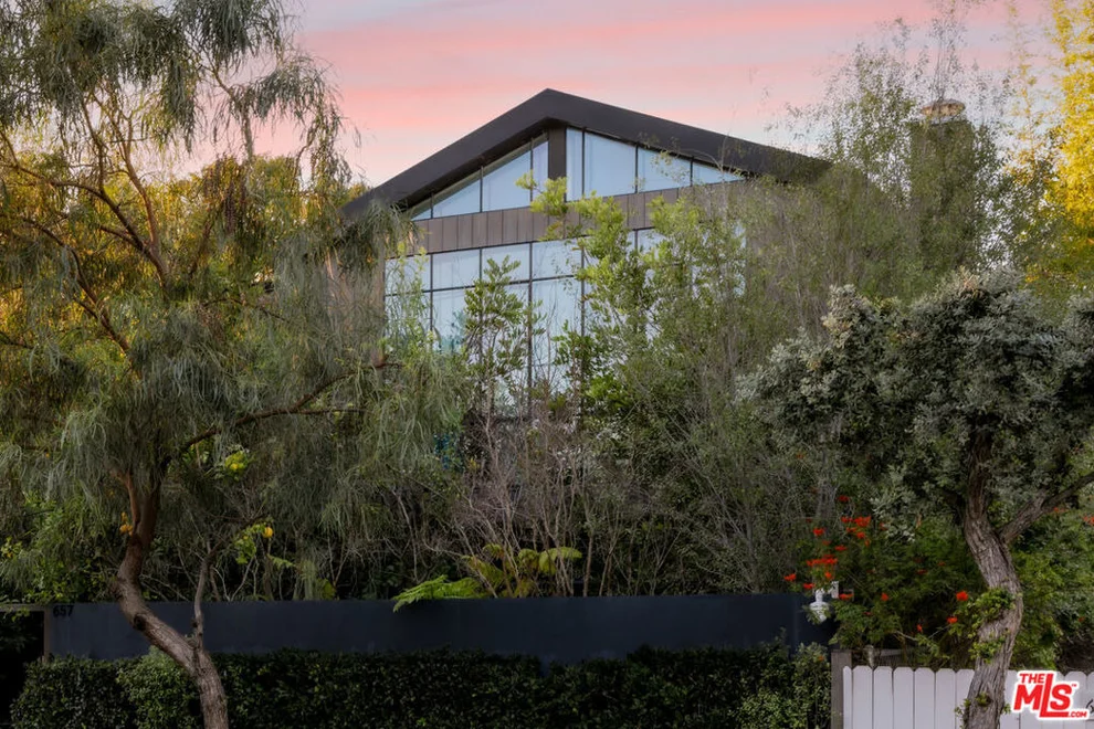 Unit for sale at 657 Milwood Avenue, Venice, CA 90291
