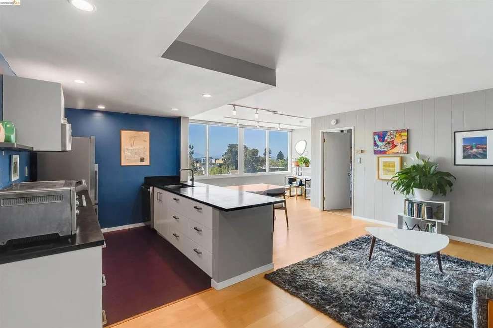 Unit for sale at 2550 Dana St, Berkeley, CA 94704