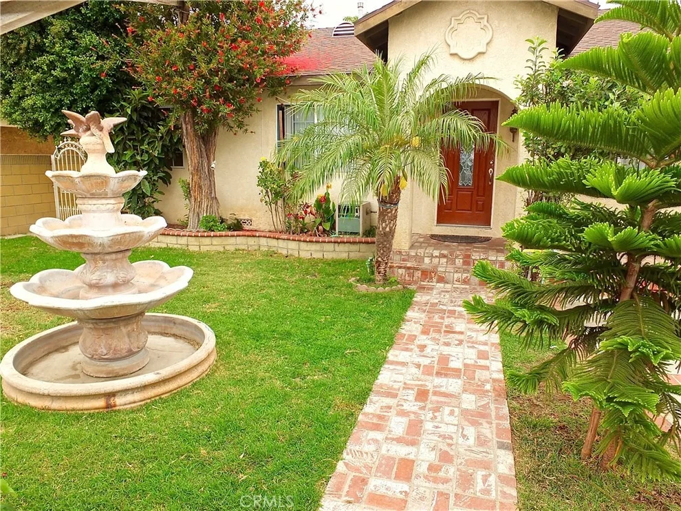 Unit for sale at 2652 Webster Avenue, Long Beach, CA 90810